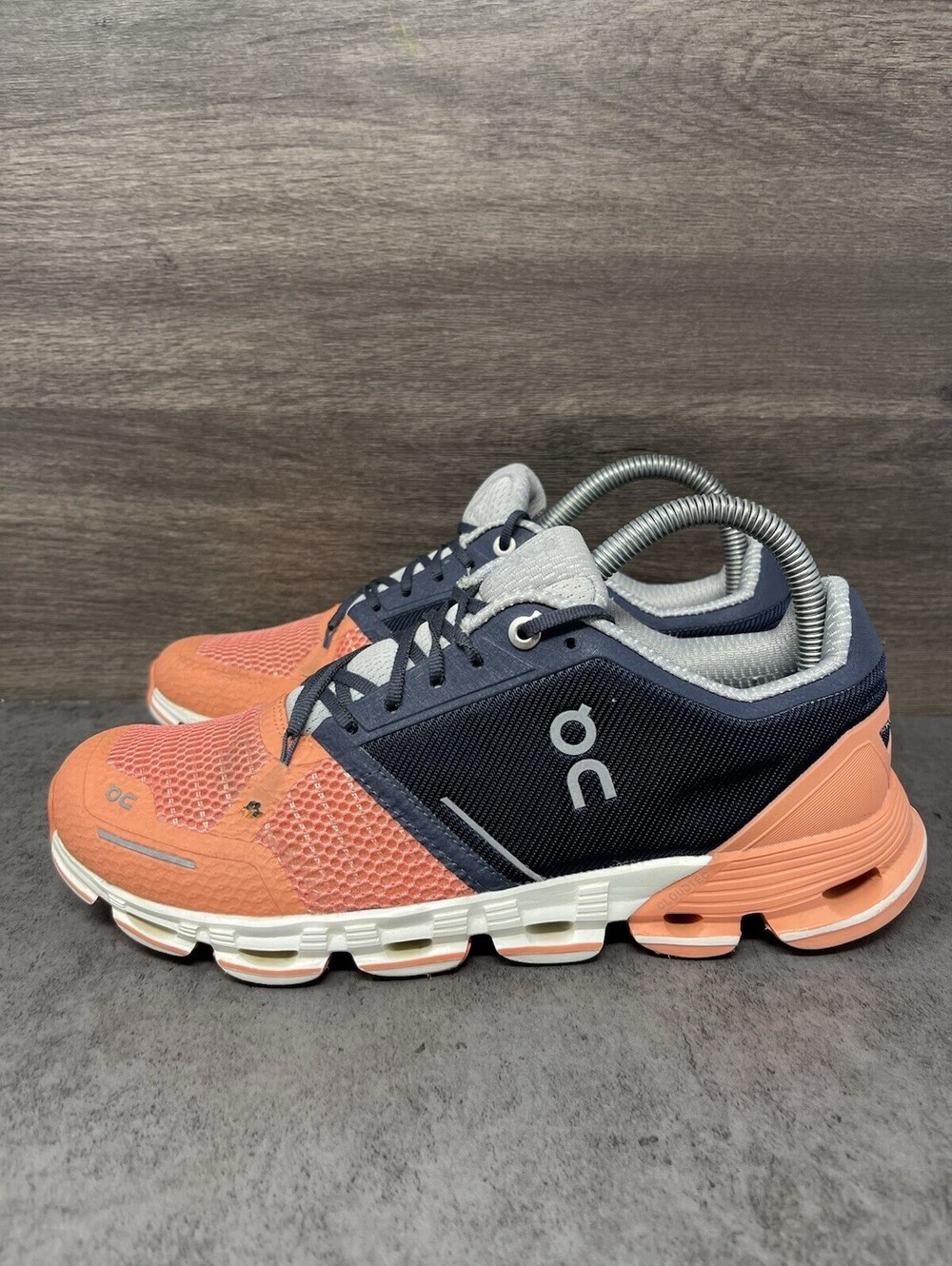 On Cloudflyer Coral Navy Womens Size 8 CloudTec Stability Running Shoes